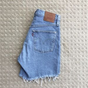 Levi’s 501 Mid Thigh Women’s Shorts